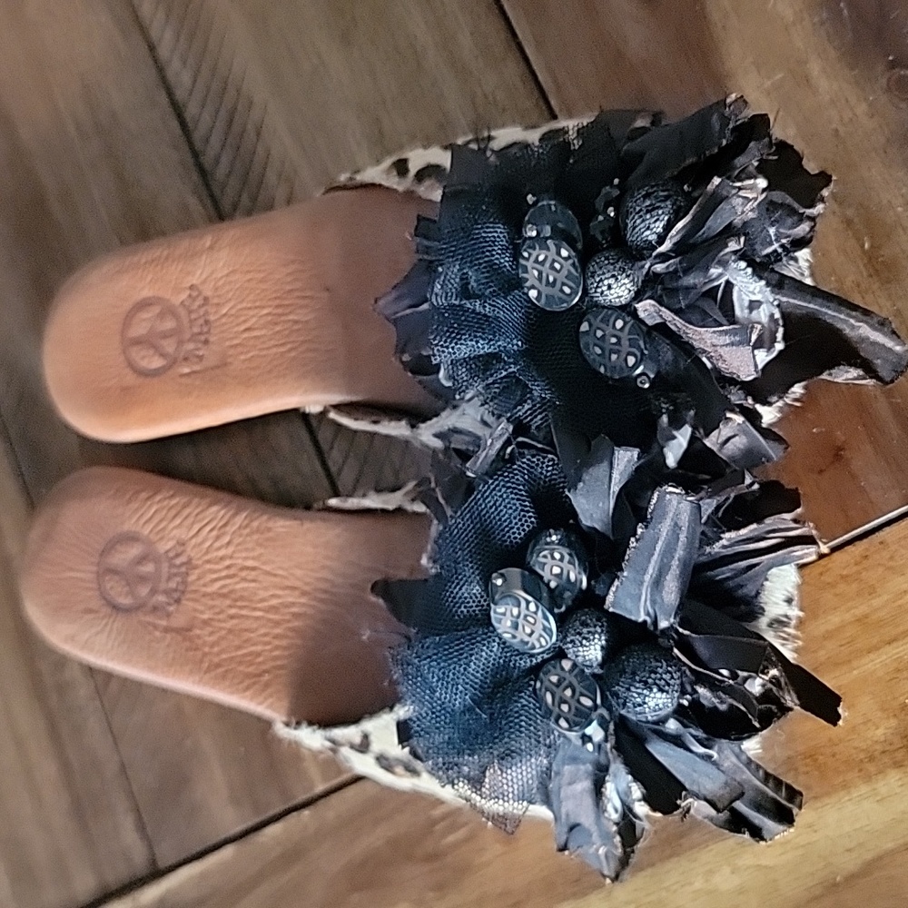 Mere Leopard Leather Slides